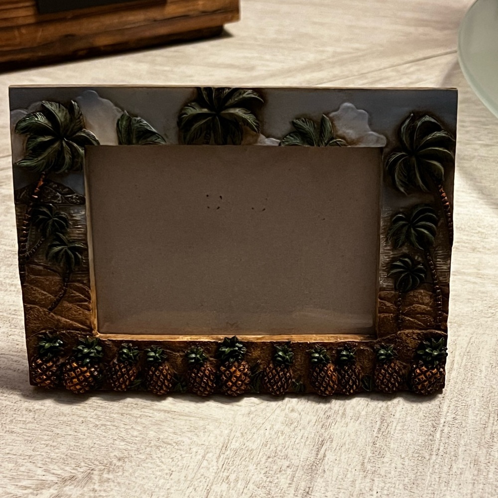 Island thene picture frame by KC Hawaii- 3.5” x 5”- New in box -Rare
